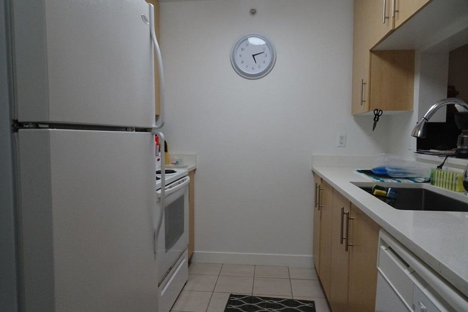 206 3660 Vanness Avenue Vancouver, BC - 2