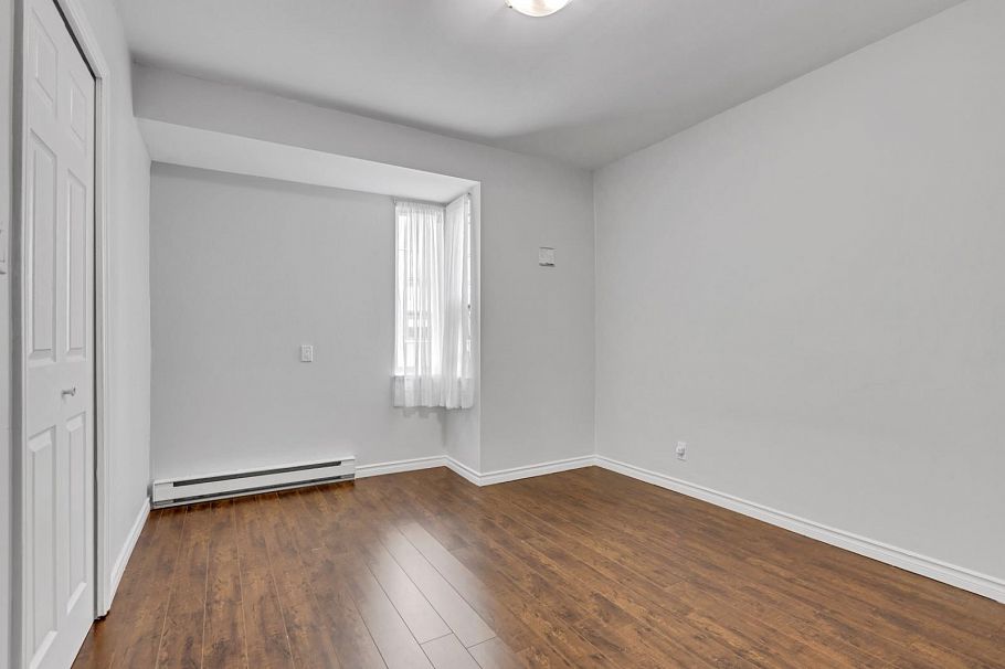 5 1535 St. Georges Avenue North Vancouver, BC - 12