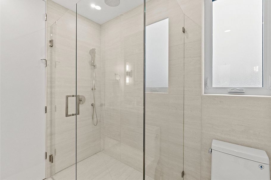 2 4963 Chester Street Vancouver, BC - 16