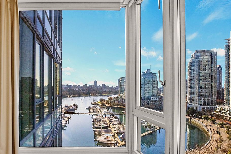 1507 1033 Marinaside Crescent Vancouver, BC - 10