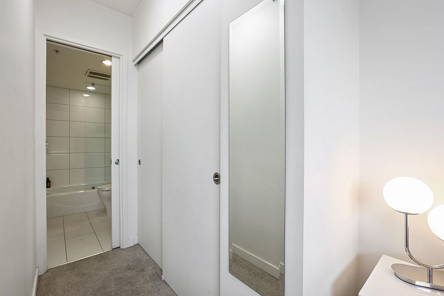 1110 66 W Cordova Street Vancouver, BC - 11