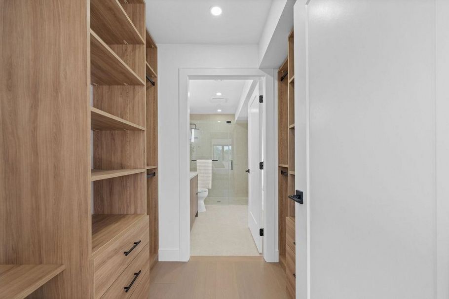 3 2282 E 8th Avenue Vancouver, BC - 26