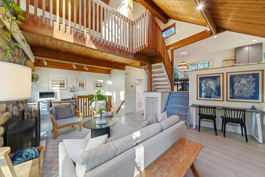 1616 Roxbury Road North Vancouver, BC - 3