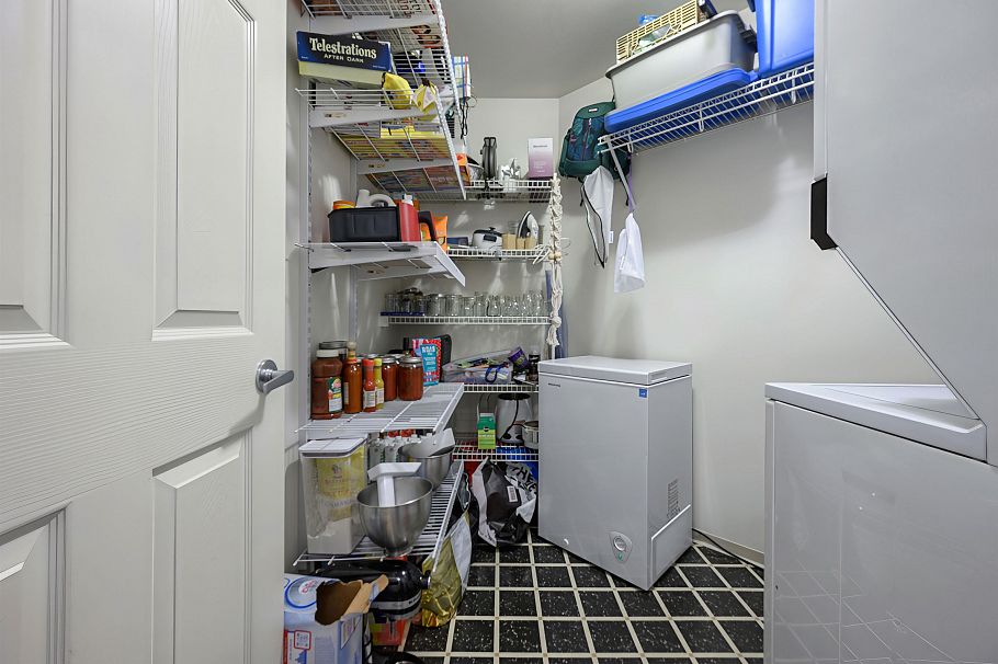 201 128 W 21st Street North Vancouver, BC - 14