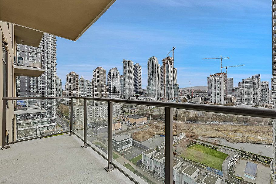 1701 2355 Madison Avenue Burnaby, BC - 17