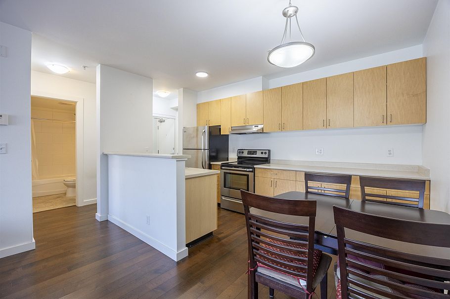 206 1033 St. Georges Avenue North Vancouver, BC - 8