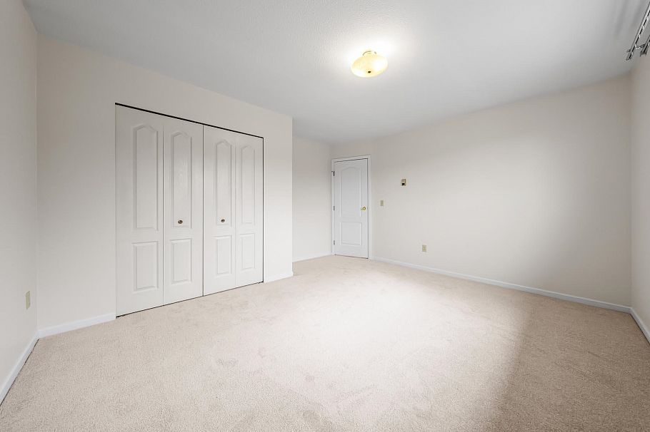 2291 E 40th Avenue Vancouver, BC - 32