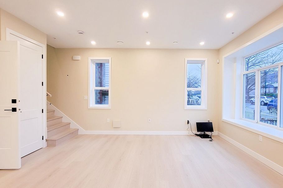 3431 E 23rd Avenue Vancouver, BC - 2