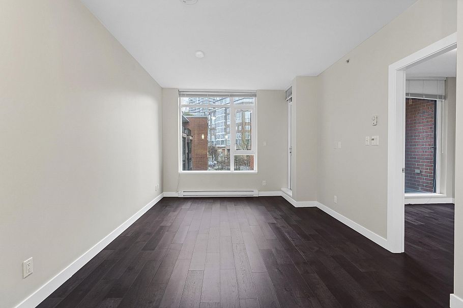 302 2321 Scotia Street Vancouver, BC - 9