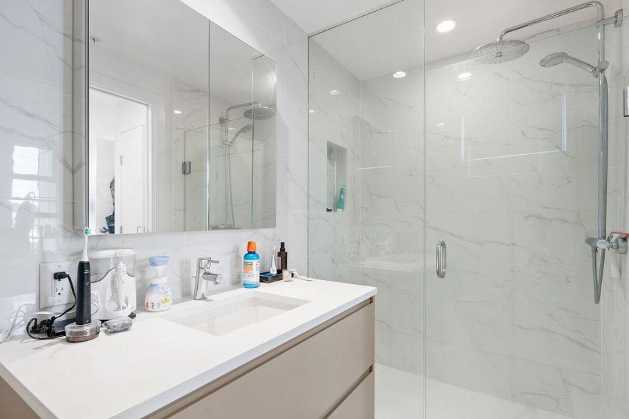 205 8188 Fraser Street Vancouver, BC - 29