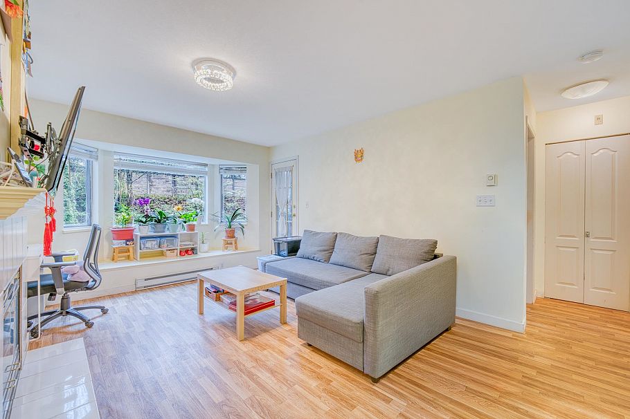 207 3738 Norfolk Street Burnaby, BC - 2