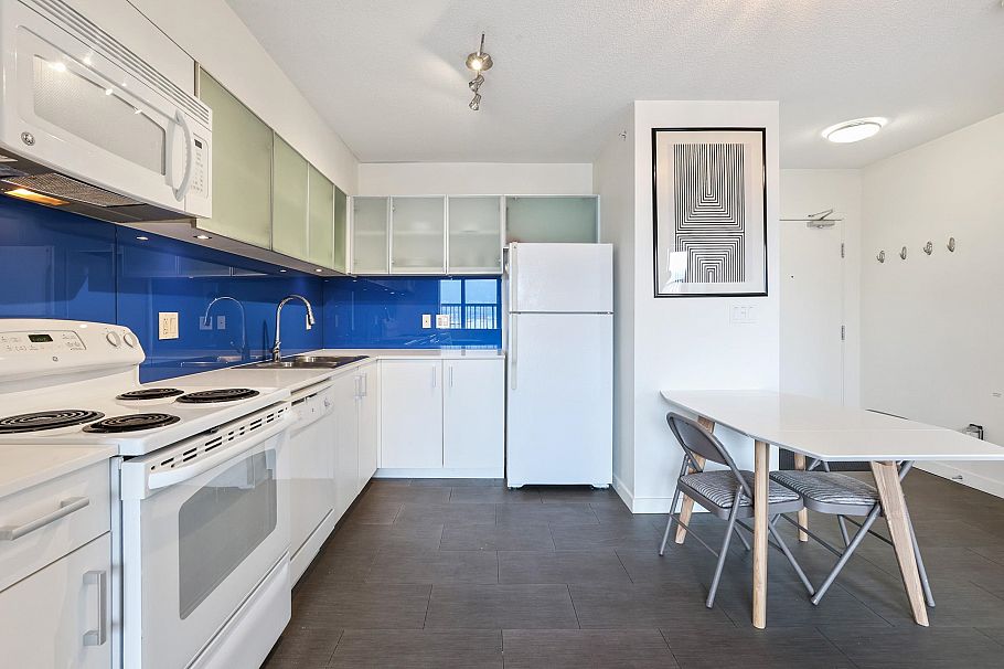 1110 66 W Cordova Street Vancouver, BC - 7