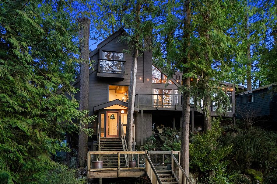 1616 Roxbury Road North Vancouver, BC - 27