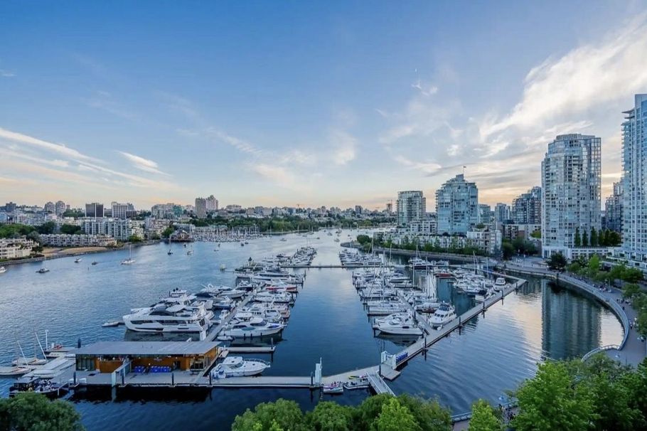 1507 1033 Marinaside Crescent Vancouver, BC - 2