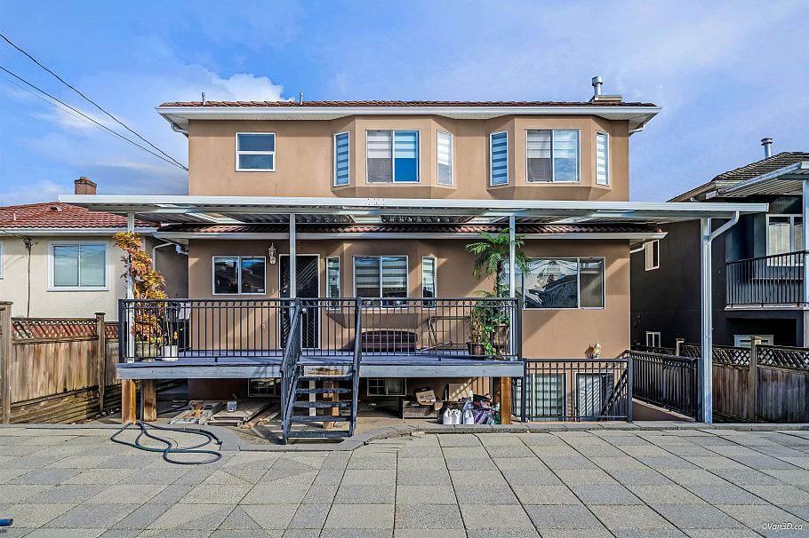 6575 Raleigh Street Vancouver, BC - 3