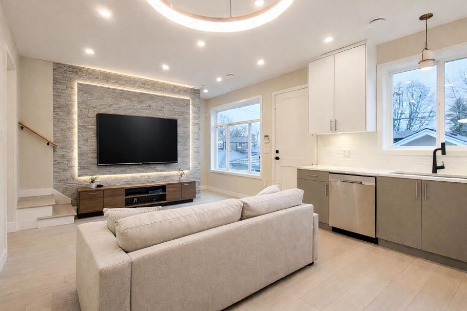 3433 E 23rd Avenue Vancouver, BC - 5