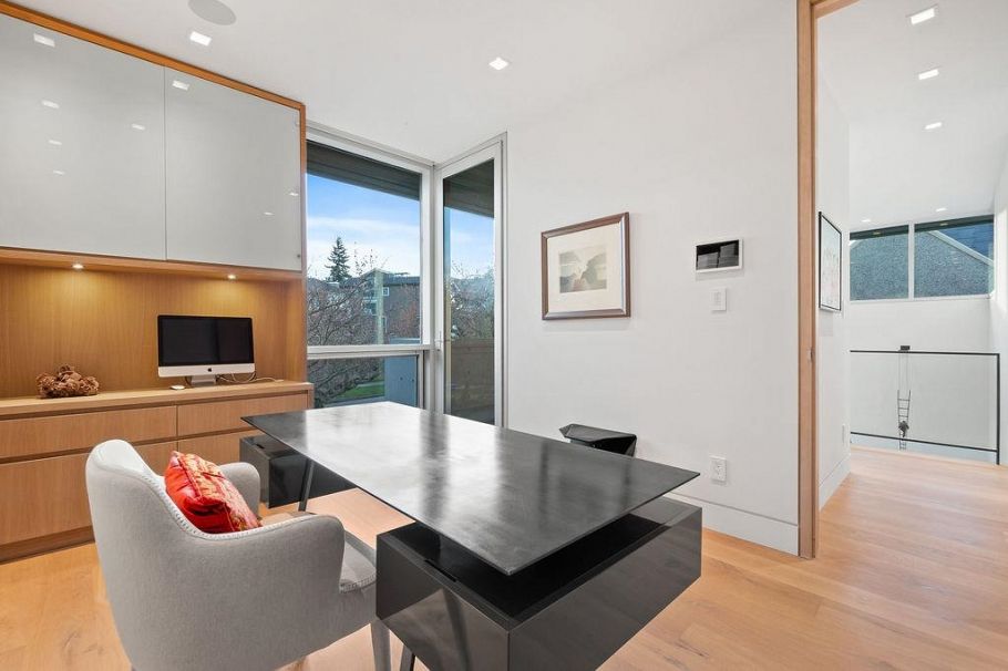 2705 W 30th Avenue Vancouver, BC - 25