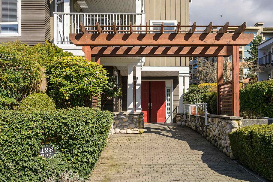 201 128 W 21st Street North Vancouver, BC - 19