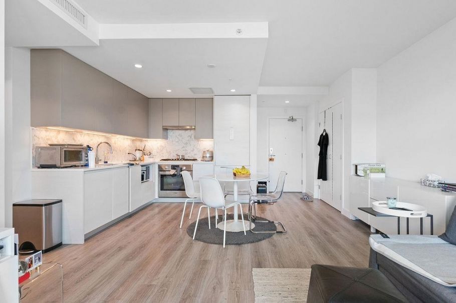 205 8188 Fraser Street Vancouver, BC - 11