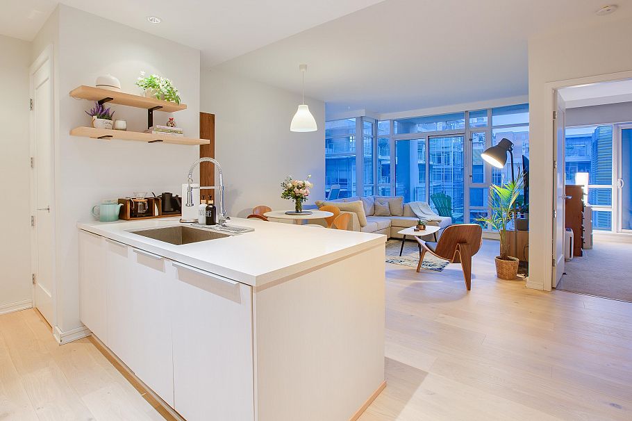 501 1616 Columbia Street Vancouver, BC - 4