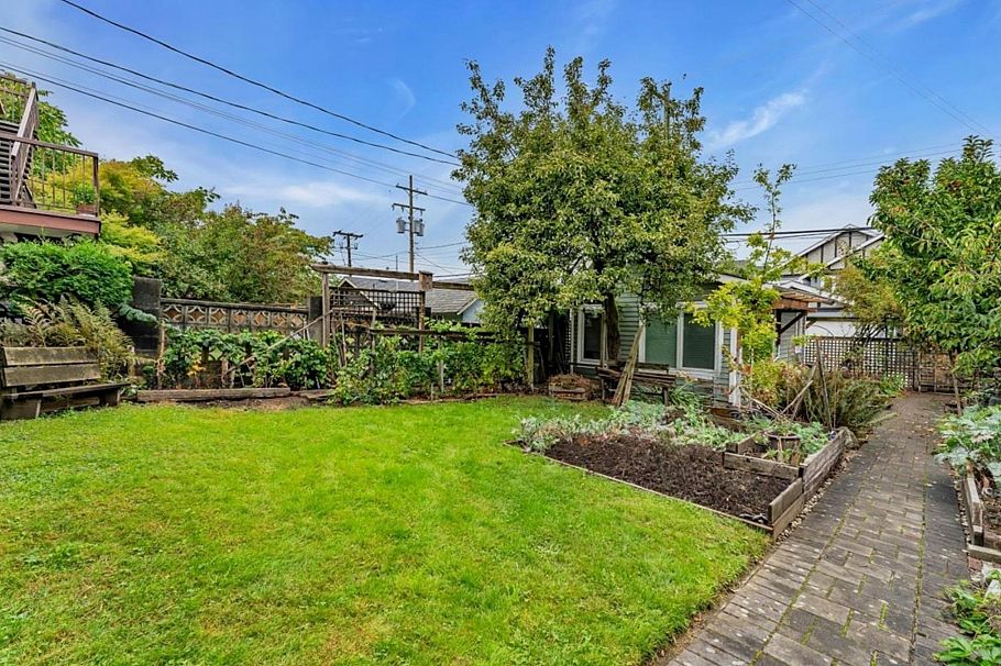 57 W 17th Avenue Vancouver, BC - 27