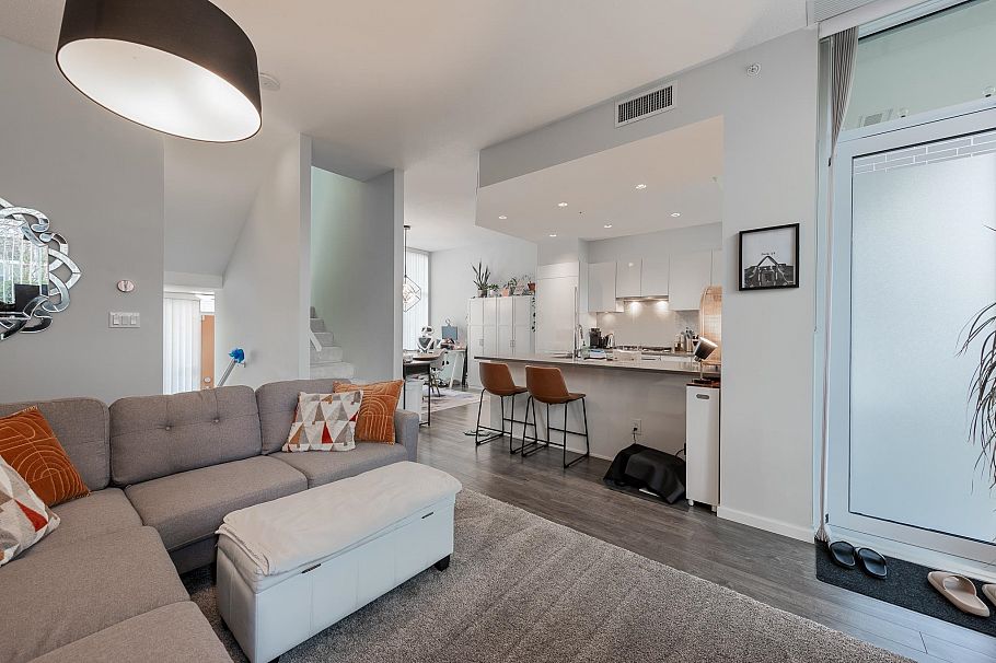 5822 Patterson Avenue Burnaby, BC - 3