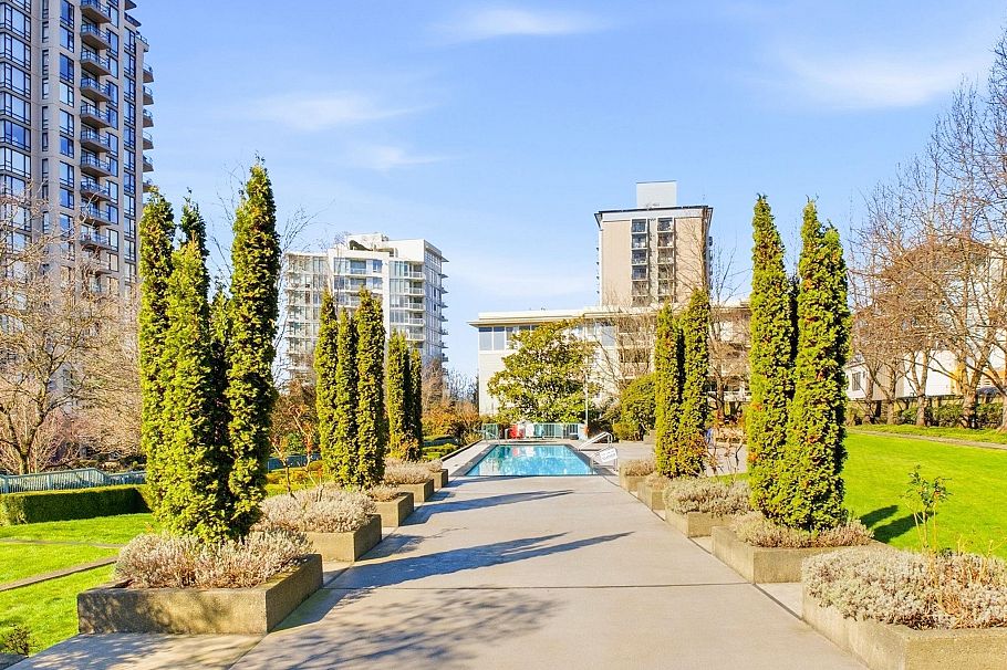 2201 120 W 2nd Street North Vancouver, BC - 14