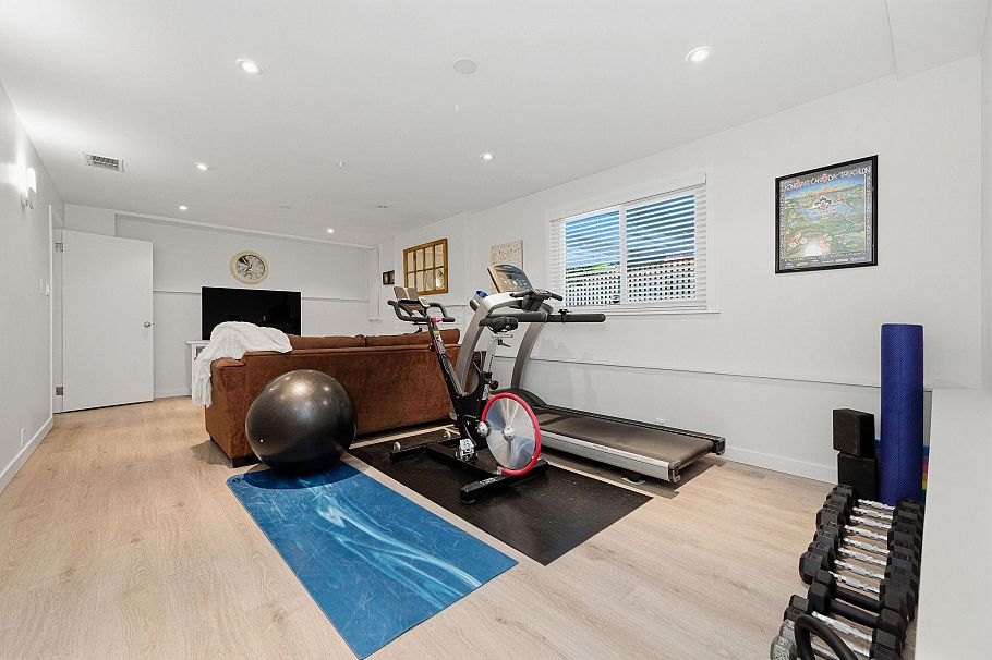 2223 Greylynn Crescent North Vancouver, BC - 24