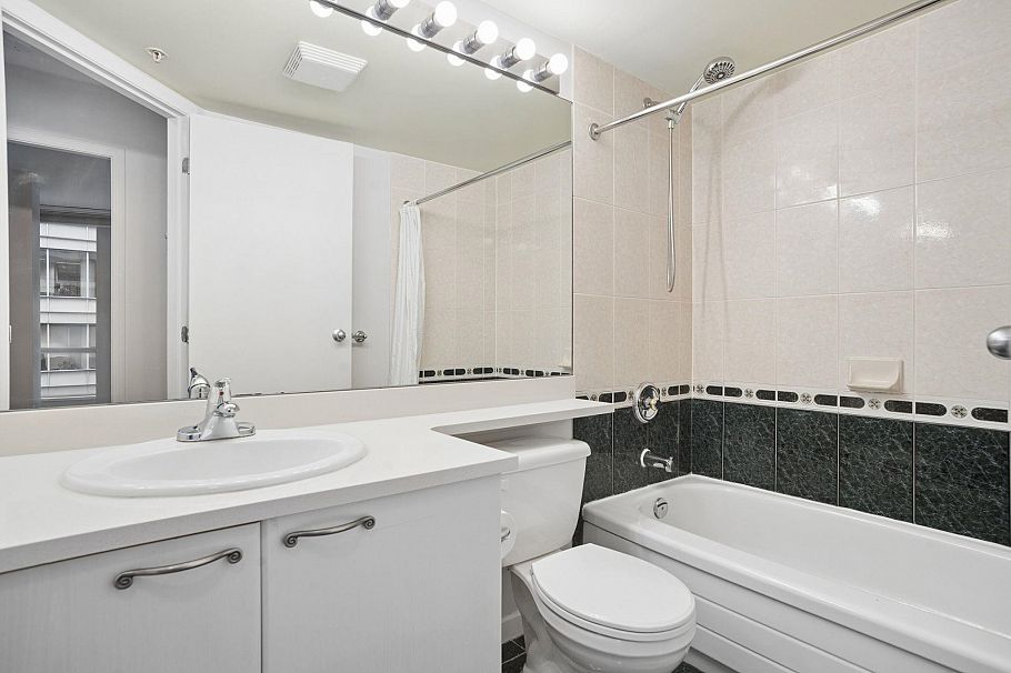 2208 1166 Melville Street Vancouver, BC - 19