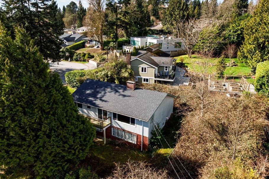 981 Friar Crescent North Vancouver, BC - 17