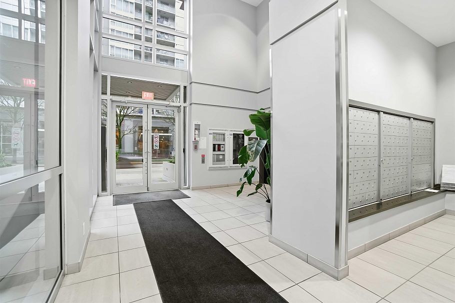 1701 1001 Richards Street Vancouver, BC - 5