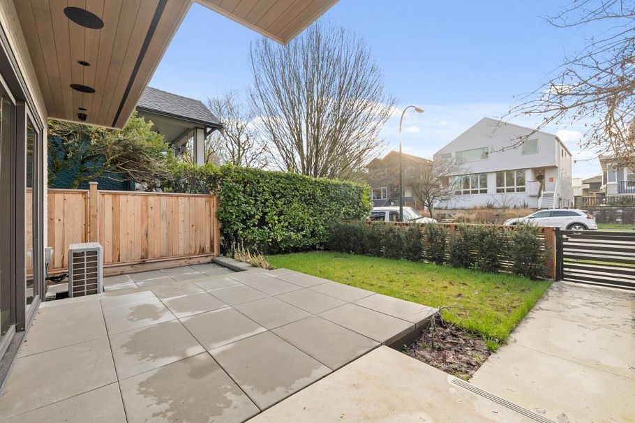 1 435 E 37th Avenue Vancouver, BC - 30