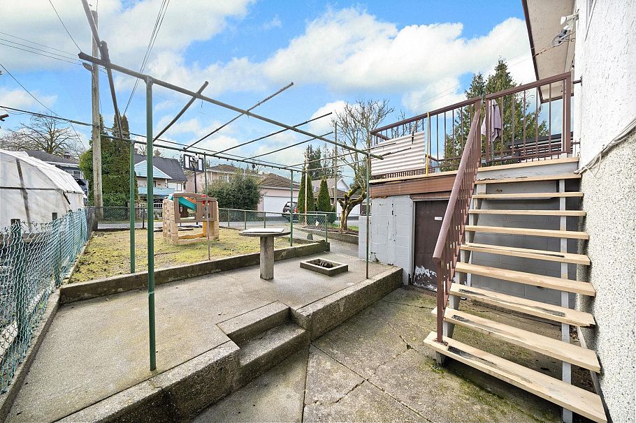 2540 E 24th Avenue Vancouver, BC - 39