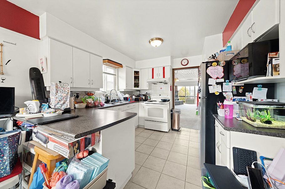 2540 E 24th Avenue Vancouver, BC - 12