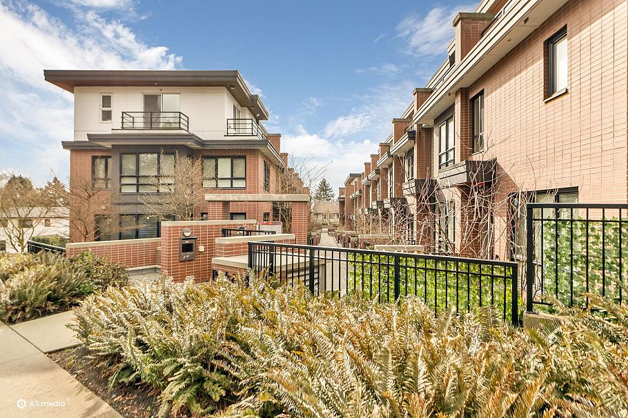 5 338 W 64 Avenue Vancouver, BC - 1