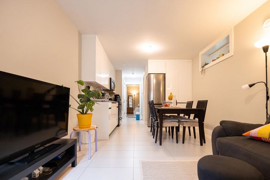 2388 E 2nd Avenue Vancouver, BC - 34