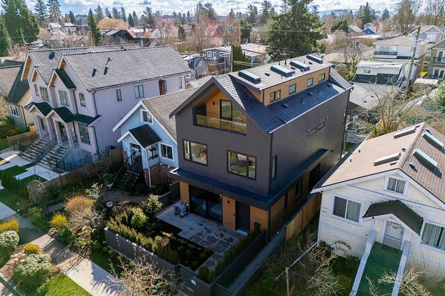 1 372 37 Avenue Vancouver, BC - 30