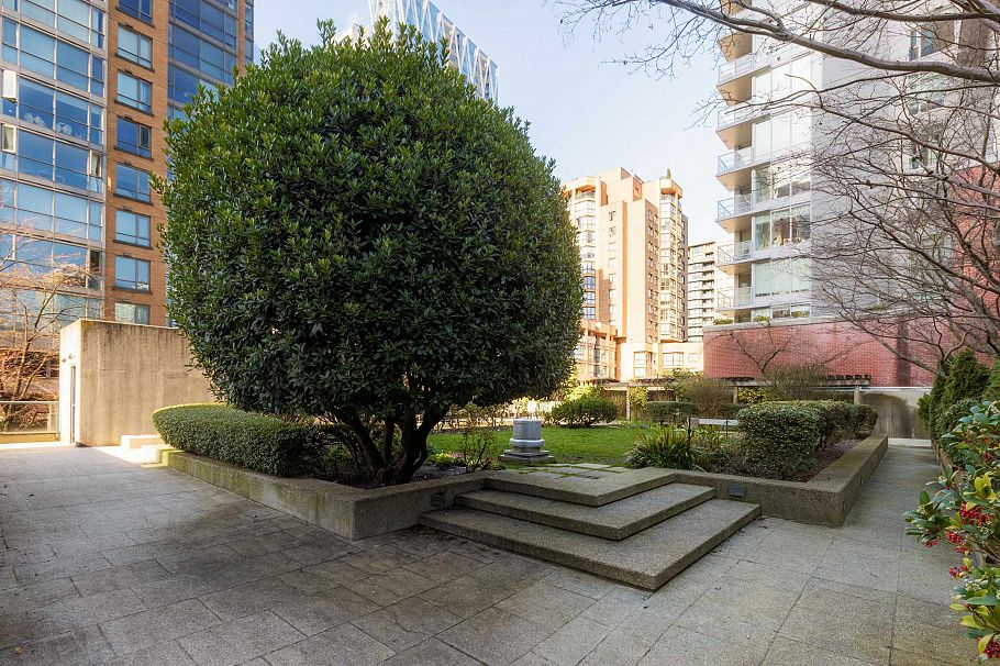 203 1155 Homer Street Vancouver, BC - 3