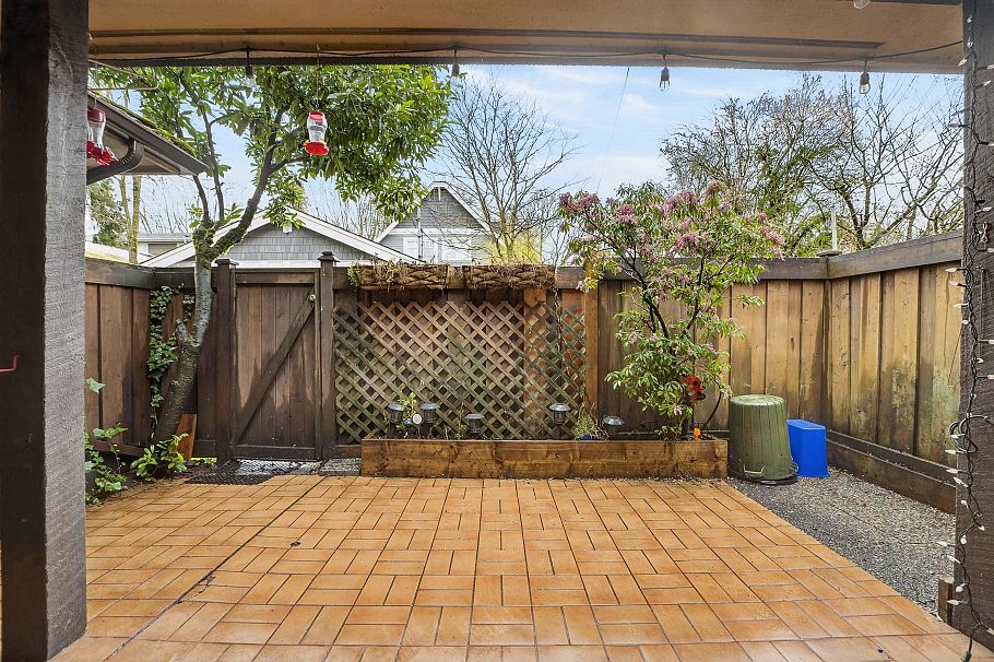 4 3301 W 16th Avenue Vancouver, BC - 14