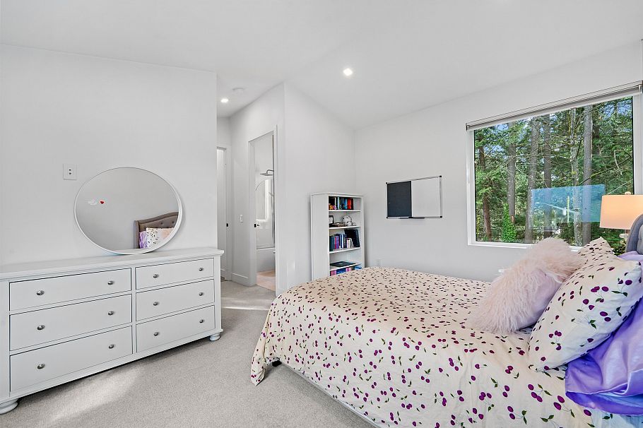 4528 Skyline Drive North Vancouver, BC - 24