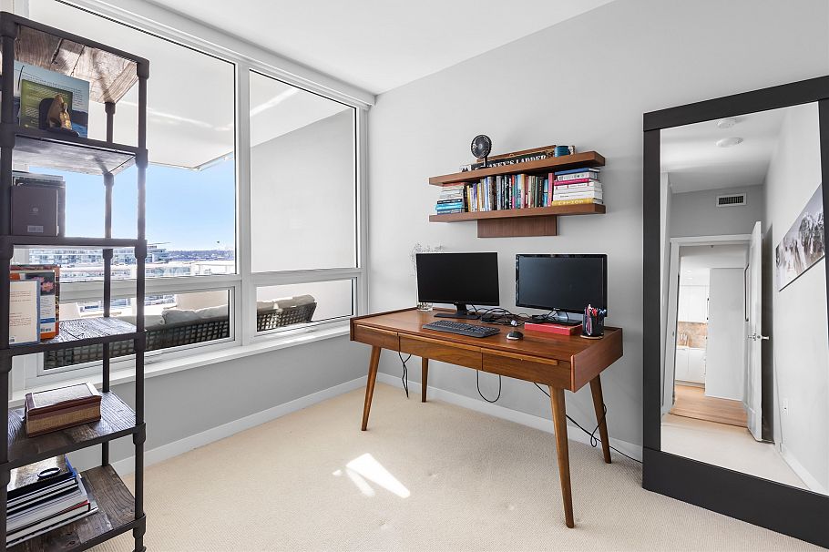 1210 118 Carrie Cates Court North Vancouver, BC - 23