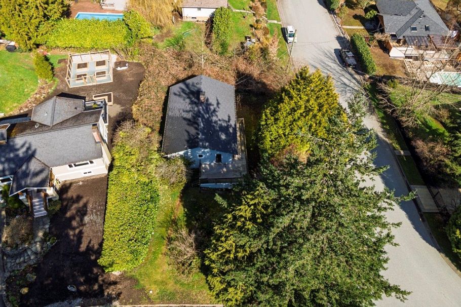 981 Friar Crescent North Vancouver, BC - 20