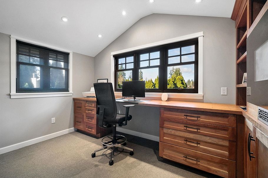 2857 Violet Street North Vancouver, BC - 18