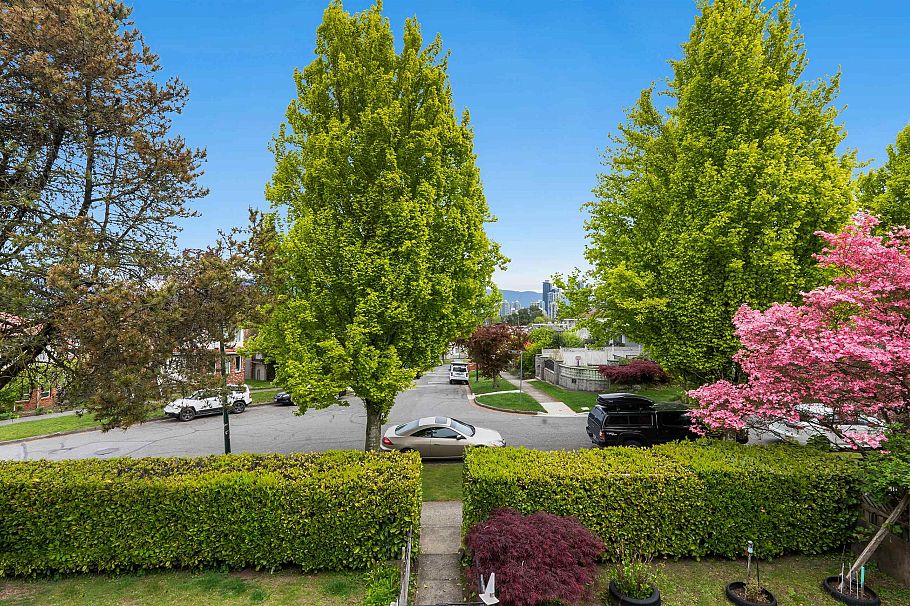 3105 Dieppe Drive Vancouver, BC - 1
