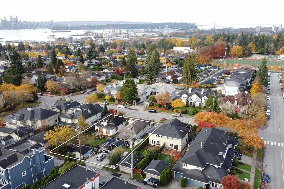 1632 Mahon Avenue North Vancouver, BC - 2