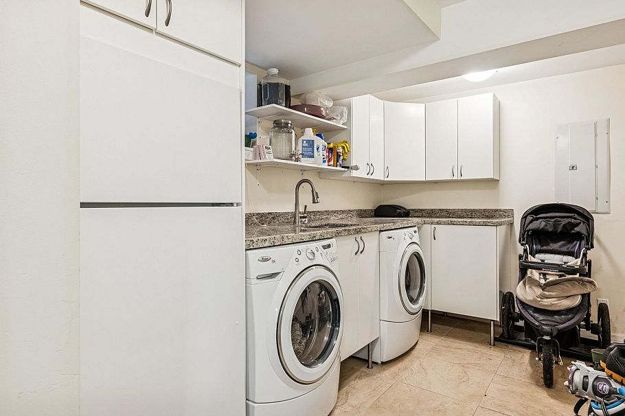 2819 W 13th Avenue Vancouver, BC - 23