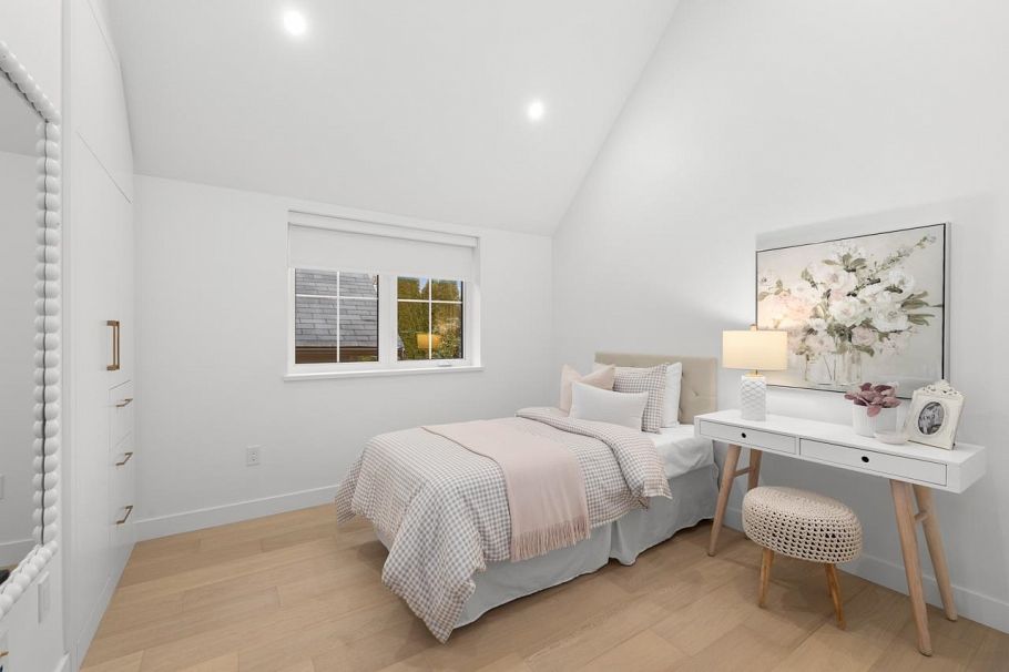 2 810 E 22nd Avenue Vancouver, BC - 27