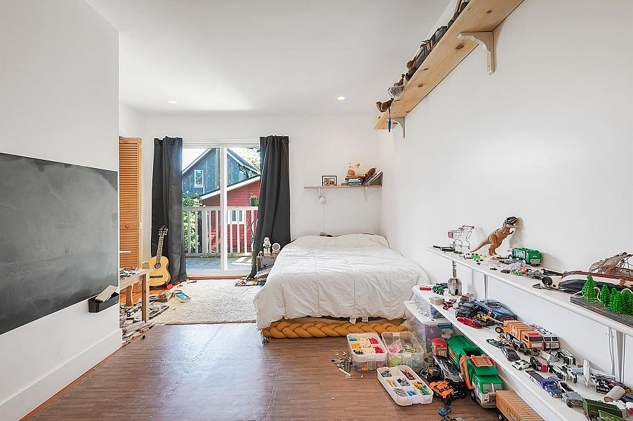 1847 Kitchener Street Vancouver, BC - 19