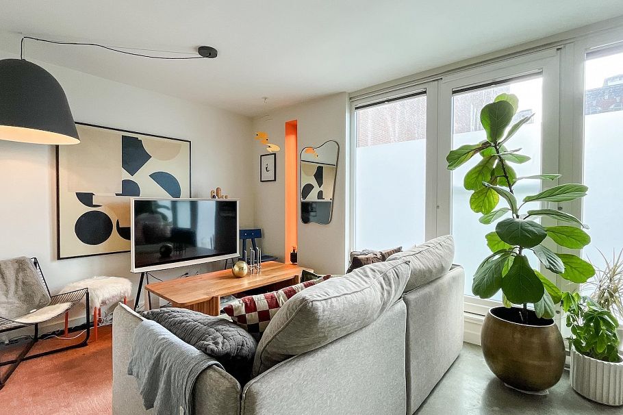 310 150 E Cordova Street Vancouver, BC - 1