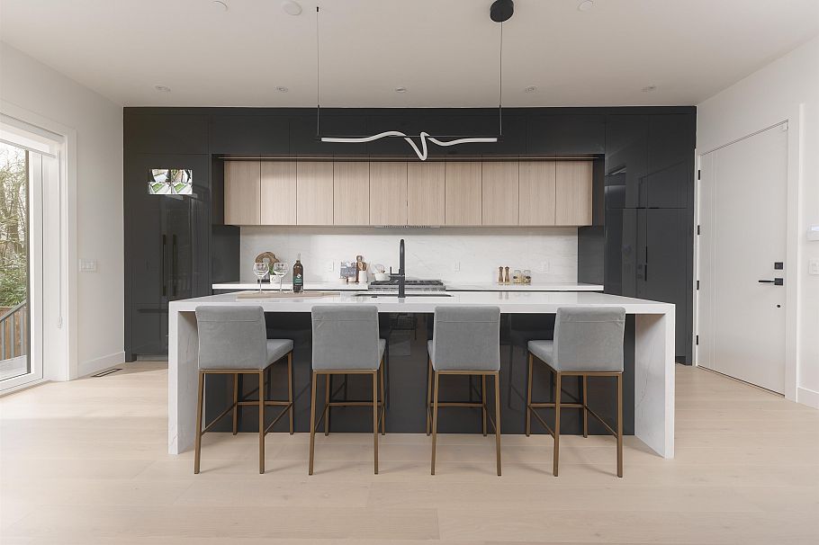 2 3232 W 38th Avenue Vancouver, BC - 2